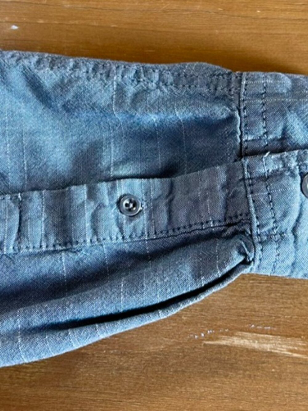 Wrangler Button Down Shirt Mens Sz Med Blue Vintage Wash Long Sleeve Pockets - Picture 9 of 9